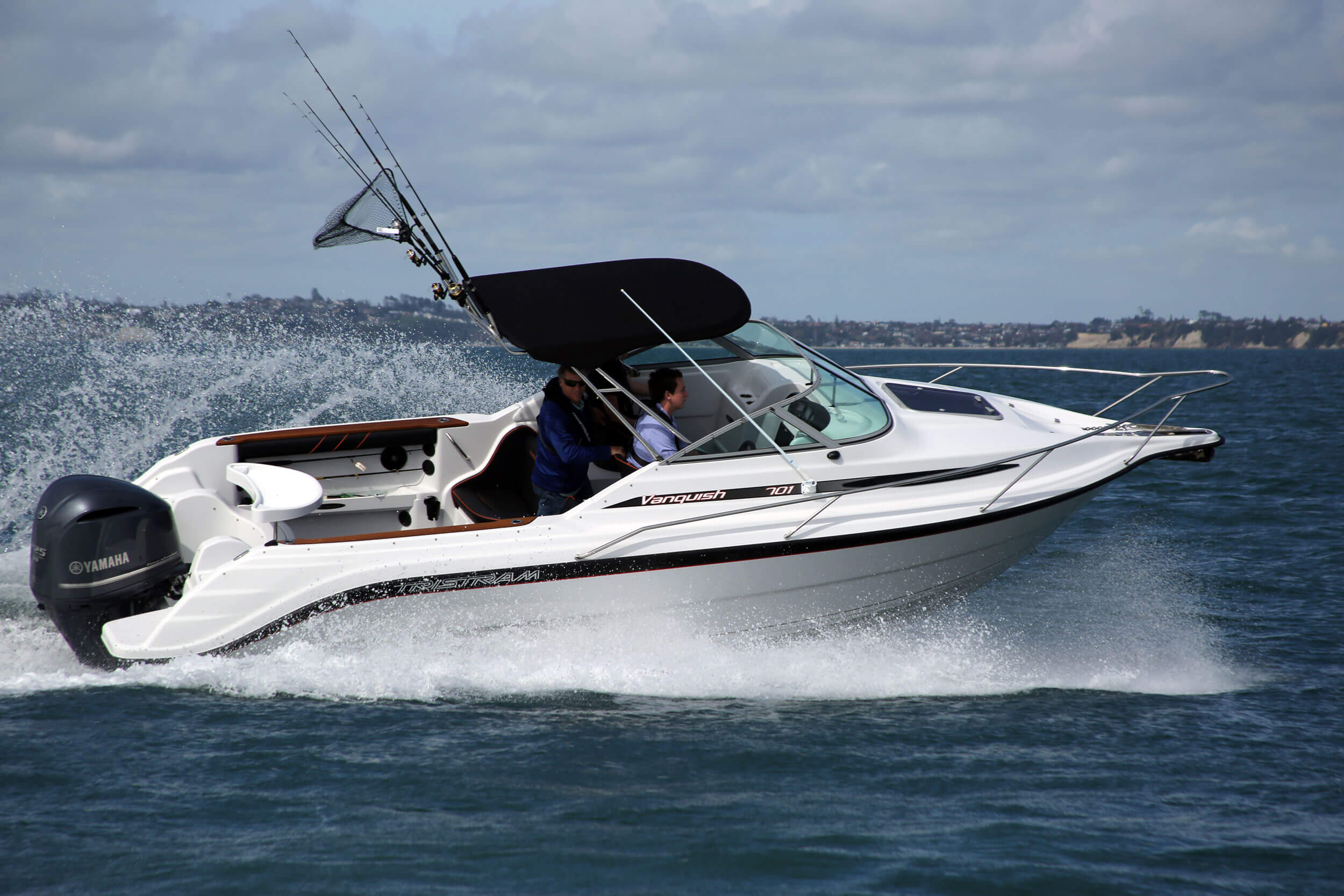 The difference between acrylic and polycarbonate boat windows