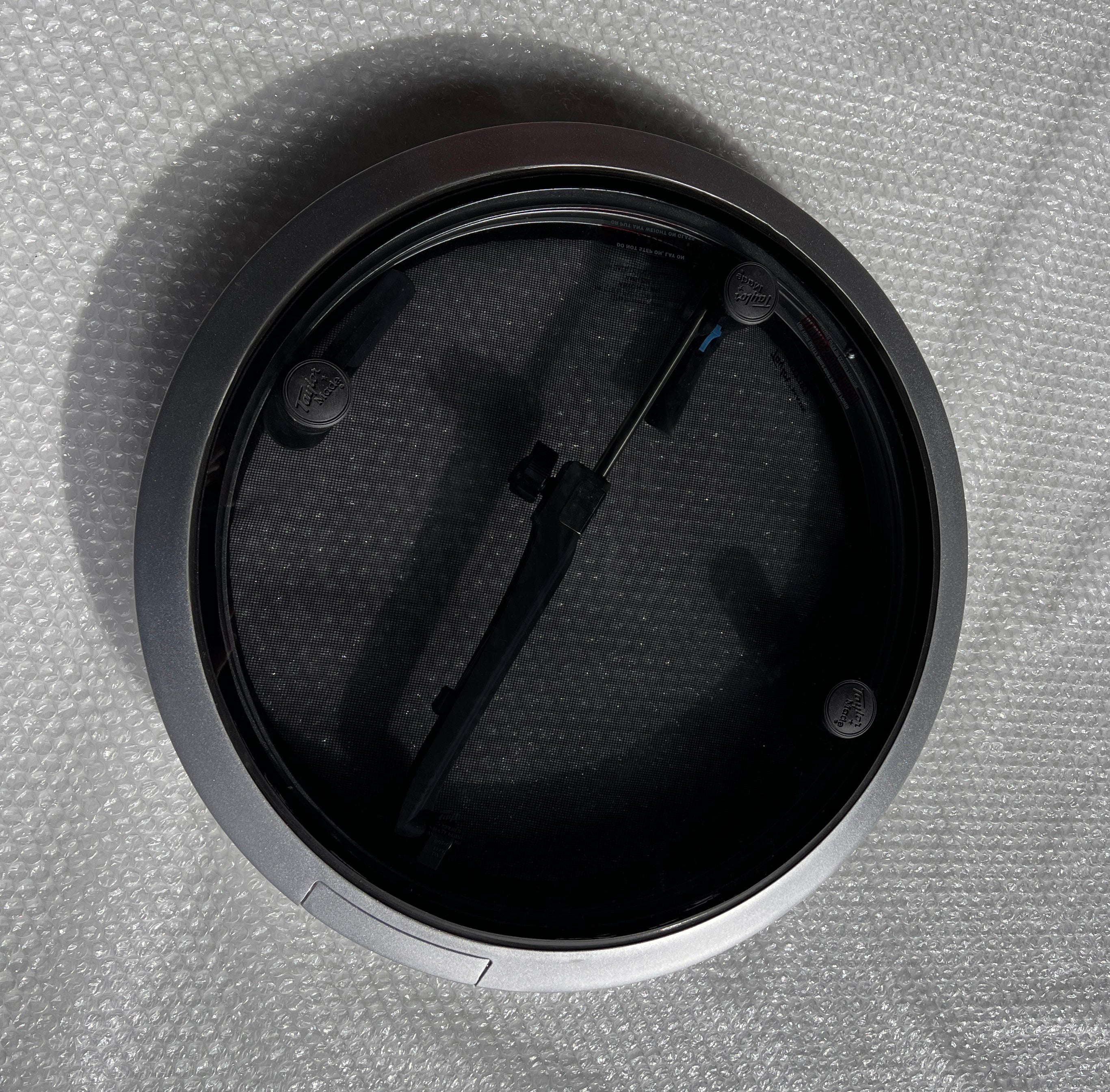 Marine Hatch Round 17"R 420mm with flyscreen and trim ring
