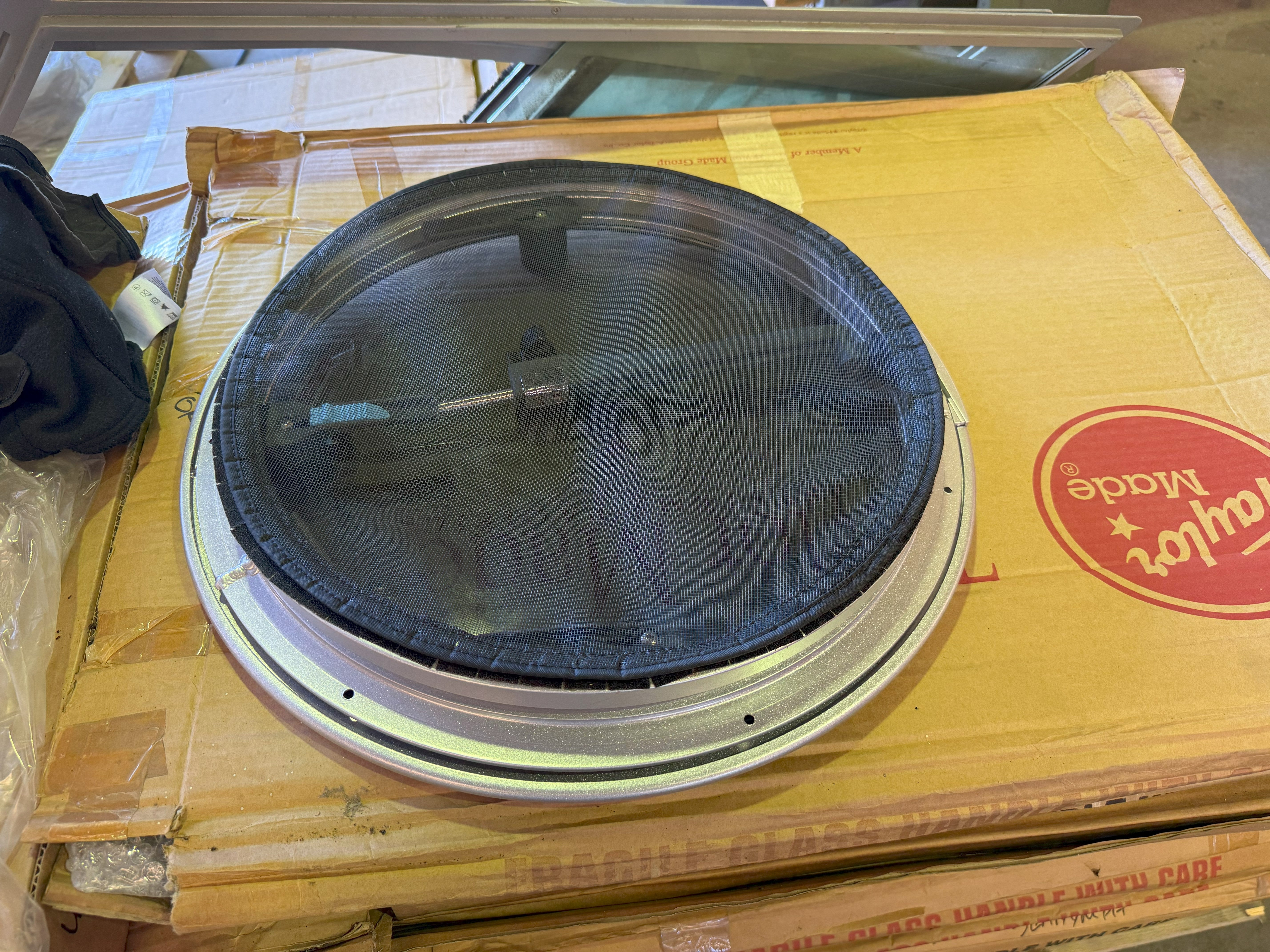 Marine Hatch Round 17"R 432mm with trim ring